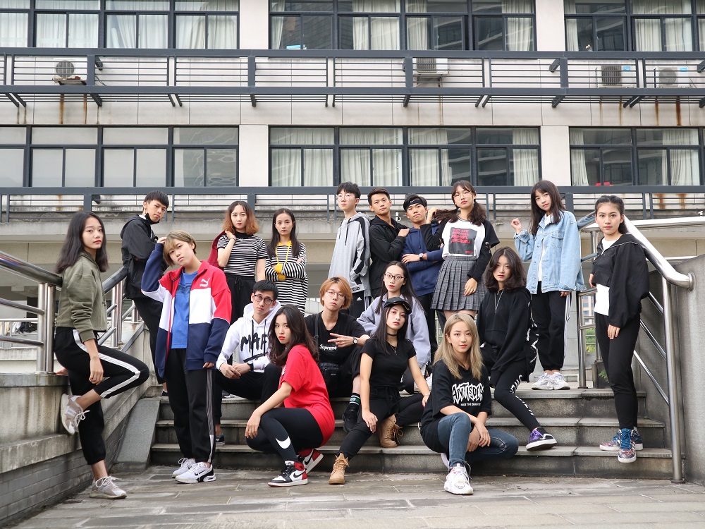 1542678771072074928.jpg 1.jpg